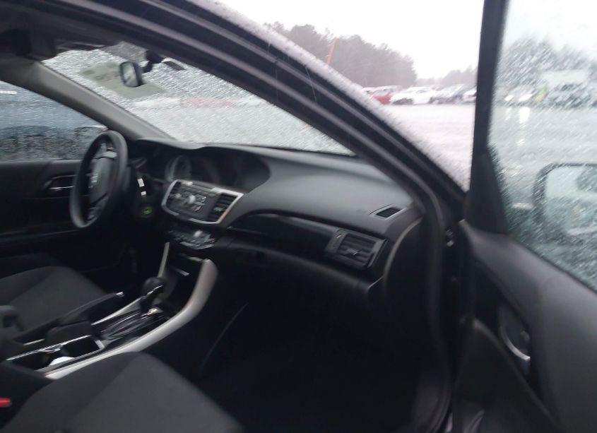 Photo 5 of 2017 Honda Accord LX (VIN 1HGCR2F39HA025888)