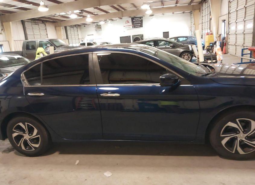 Photo 13 of 2017 Honda Accord LX (VIN 1HGCR2F39HA057756)