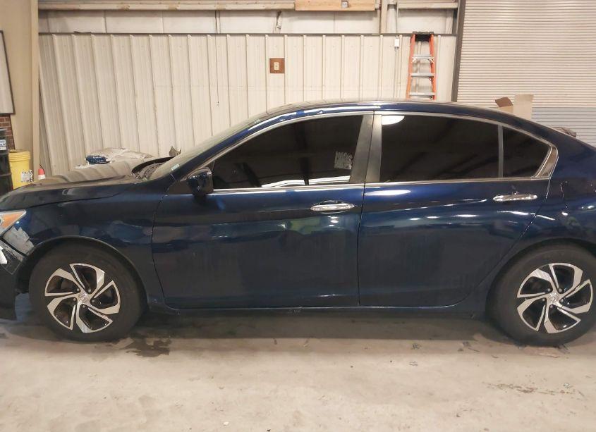 Photo 14 of 2017 Honda Accord LX (VIN 1HGCR2F39HA057756)