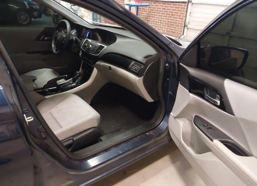 Photo 5 of 2017 Honda Accord LX (VIN 1HGCR2F39HA057756)