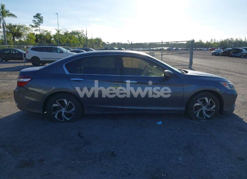 Photo 14 of 2017 Honda Accord LX (VIN 1HGCR2F39HA117437)