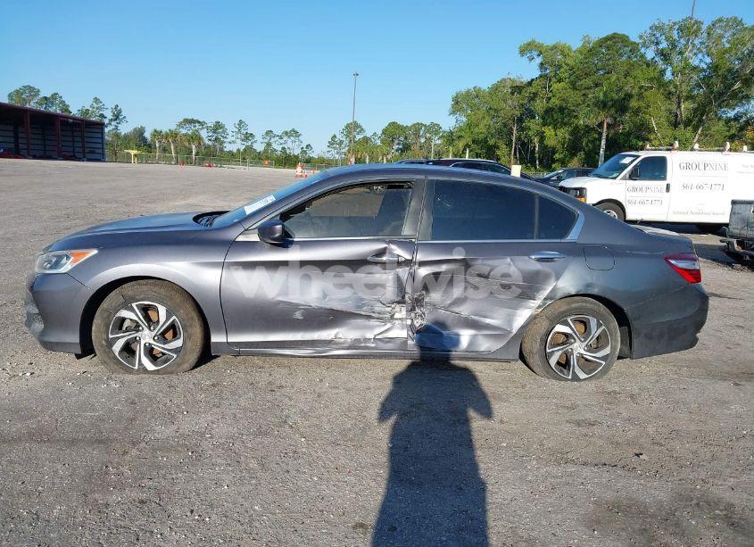 Photo 15 of 2017 Honda Accord LX (VIN 1HGCR2F39HA117437)