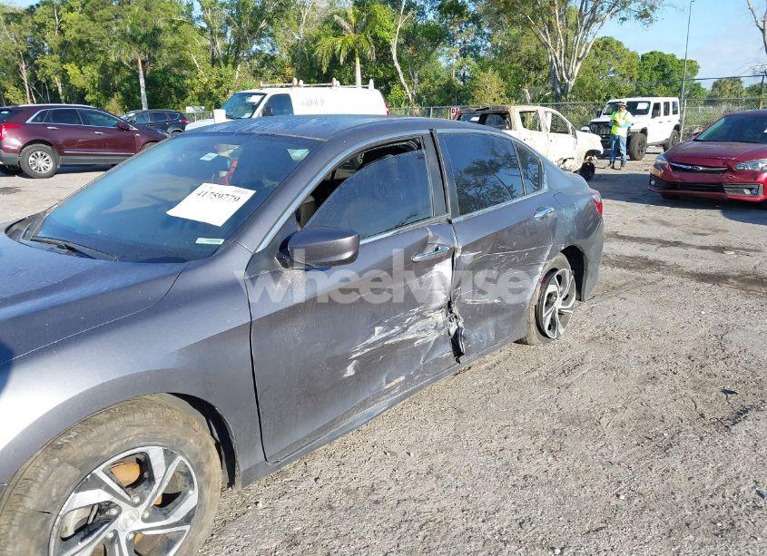 Photo 6 of 2017 Honda Accord LX (VIN 1HGCR2F39HA117437)