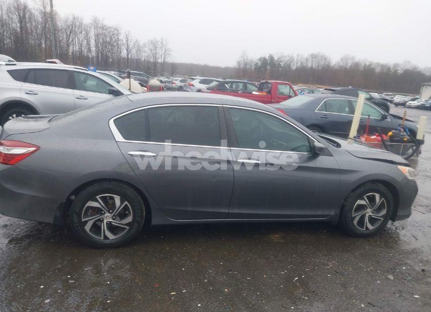 Photo 13 of 2017 Honda Accord LX (VIN 1HGCR2F39HA134741)