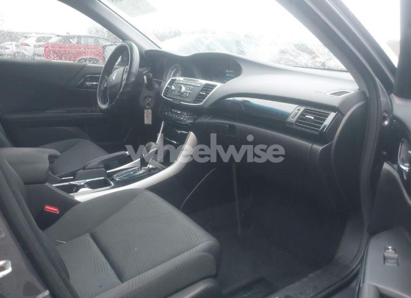 Photo 5 of 2017 Honda Accord LX (VIN 1HGCR2F39HA134741)