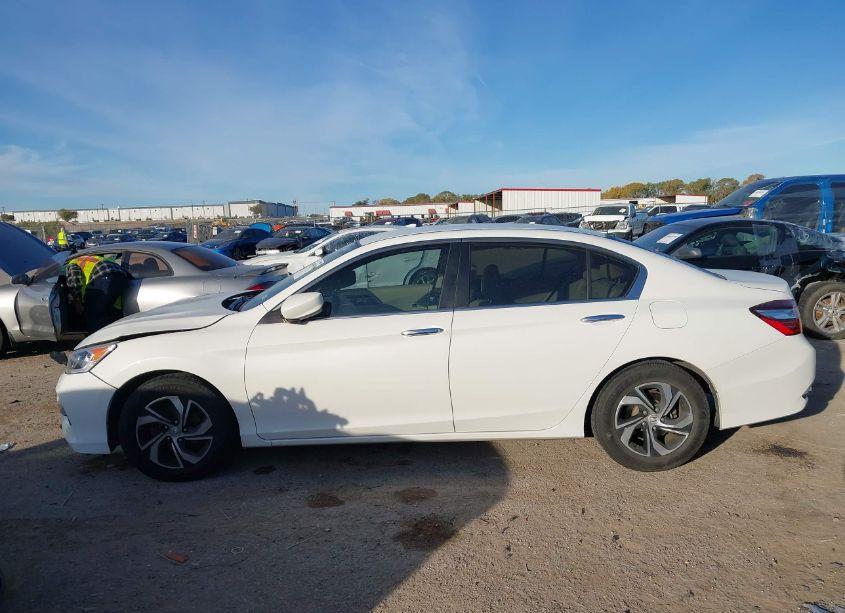 Photo 14 of 2017 Honda Accord LX (VIN 1HGCR2F39HA148235)