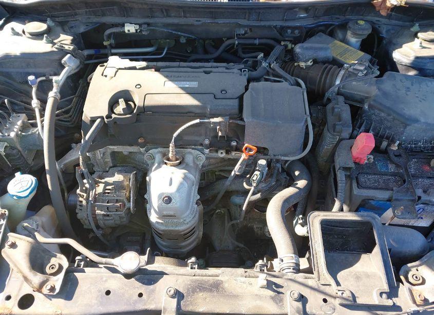 Photo 10 of 2017 Honda Accord LX (VIN 1HGCR2F39HA239912)