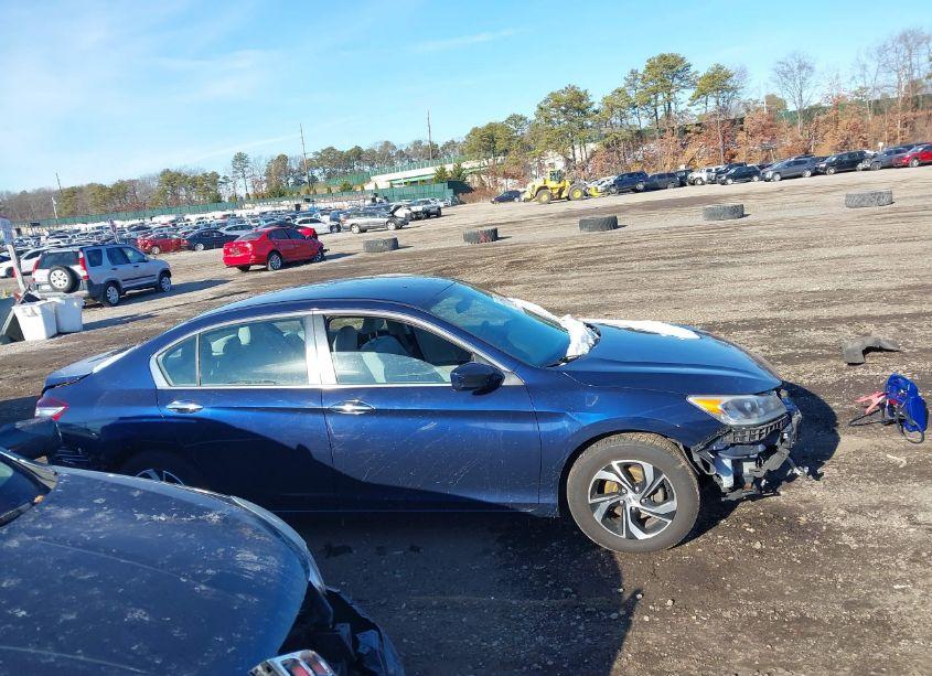 Photo 13 of 2017 Honda Accord LX (VIN 1HGCR2F39HA239912)