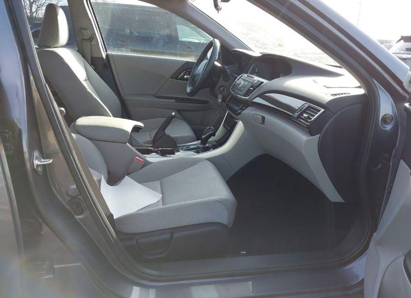 Photo 5 of 2017 Honda Accord LX (VIN 1HGCR2F39HA246200)