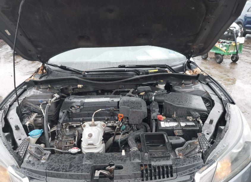 Photo 10 of 2013 Honda Accord LX (VIN 1HGCR2F3XDA040040)