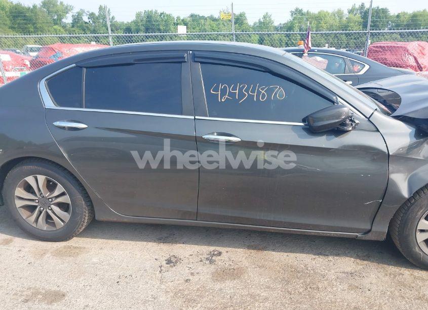 Photo 13 of 2013 Honda Accord LX (VIN 1HGCR2F3XDA142230)