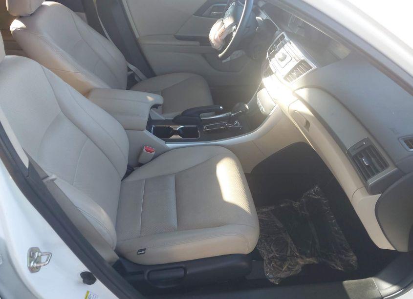 Photo 5 of 2014 Honda Accord LX (VIN 1HGCR2F3XEA021800)