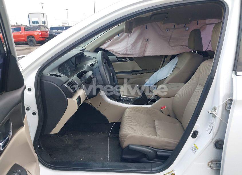 Photo 5 of 2014 Honda Accord LX (VIN 1HGCR2F3XEA179828)