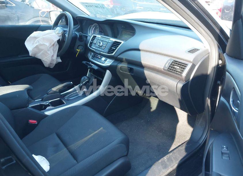 Photo 5 of 2015 Honda Accord LX (VIN 1HGCR2F3XFA005114)