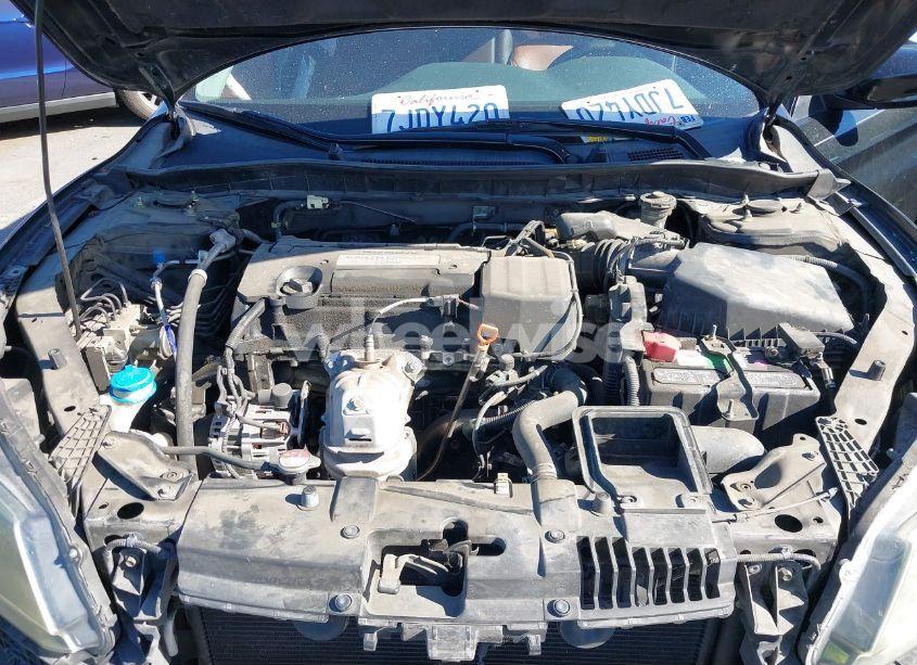 Photo 10 of 2015 Honda Accord LX (VIN 1HGCR2F3XFA041031)