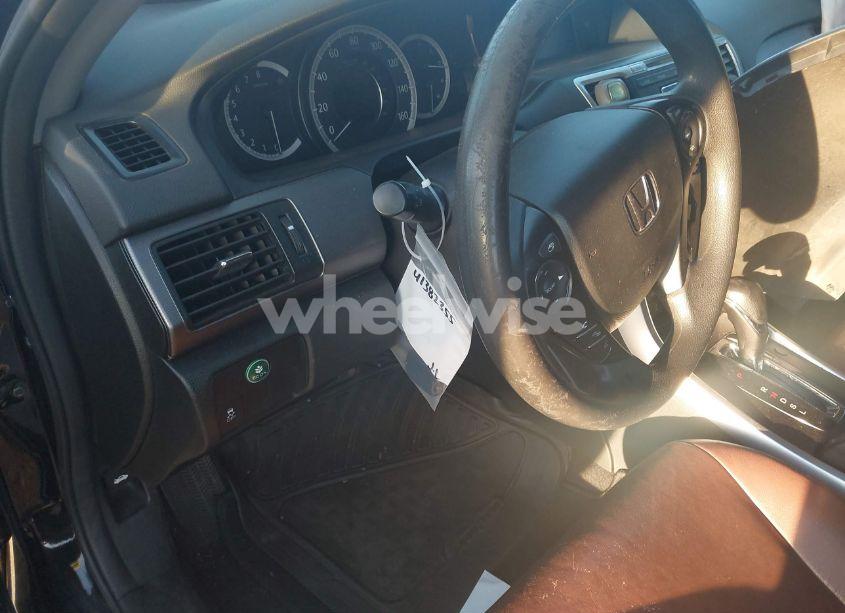 Photo 19 of 2015 Honda Accord LX (VIN 1HGCR2F3XFA041031)