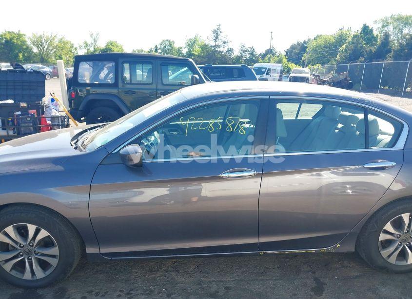 Photo 14 of 2015 Honda Accord LX (VIN 1HGCR2F3XFA081285)