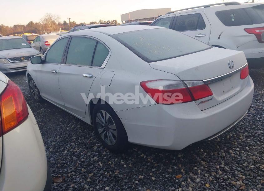 Photo 3 of 2015 Honda Accord LX (VIN 1HGCR2F3XFA095882)