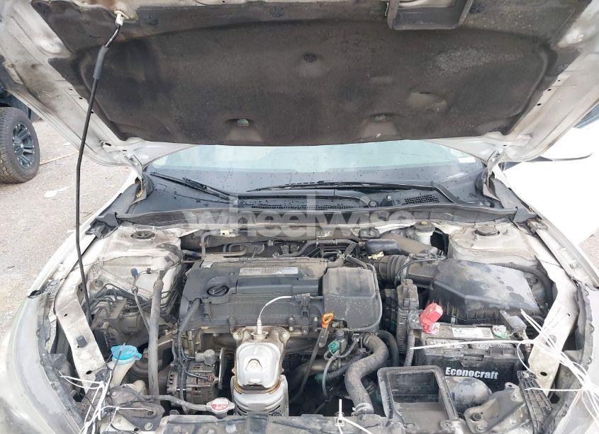 Photo 10 of 2015 Honda Accord LX (VIN 1HGCR2F3XFA127035)