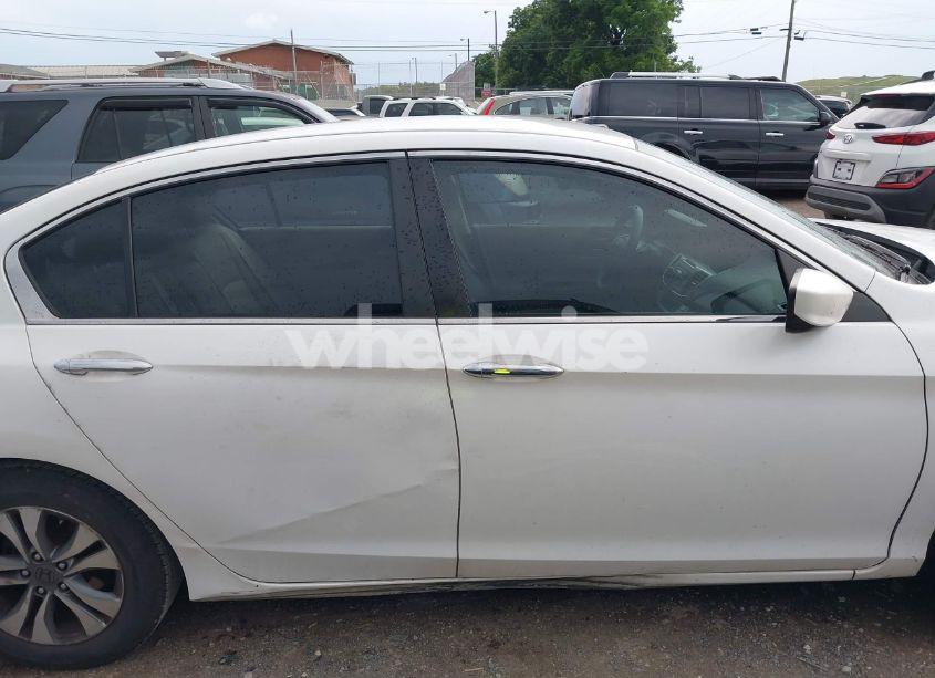 Photo 13 of 2015 Honda Accord LX (VIN 1HGCR2F3XFA127035)