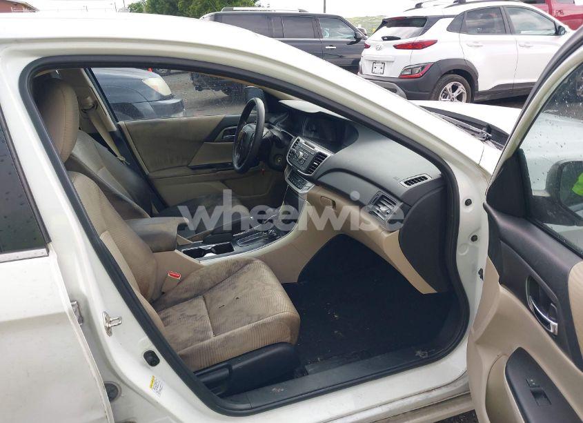 Photo 5 of 2015 Honda Accord LX (VIN 1HGCR2F3XFA127035)