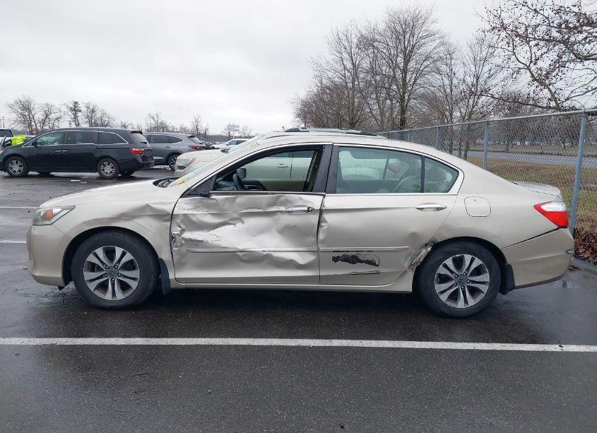 Photo 14 of 2015 Honda Accord LX (VIN 1HGCR2F3XFA141369)