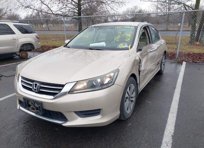 Photo 2 of 2015 Honda Accord LX (VIN 1HGCR2F3XFA141369)