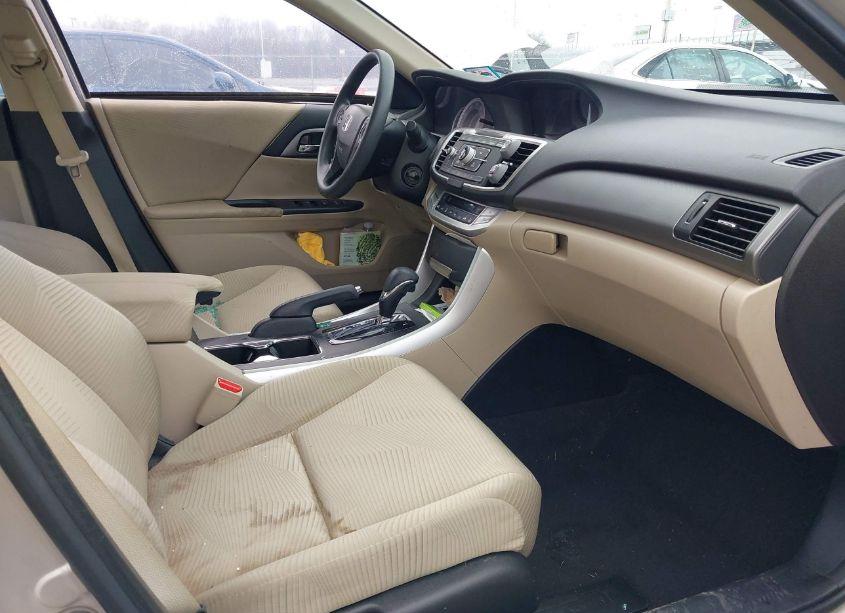 Photo 5 of 2015 Honda Accord LX (VIN 1HGCR2F3XFA141369)