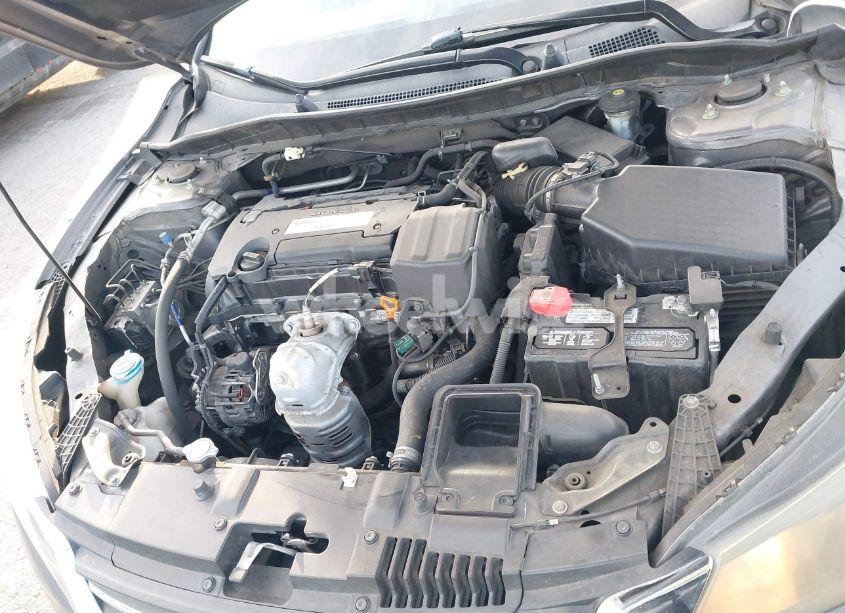 Photo 10 of 2015 Honda Accord LX (VIN 1HGCR2F3XFA147866)