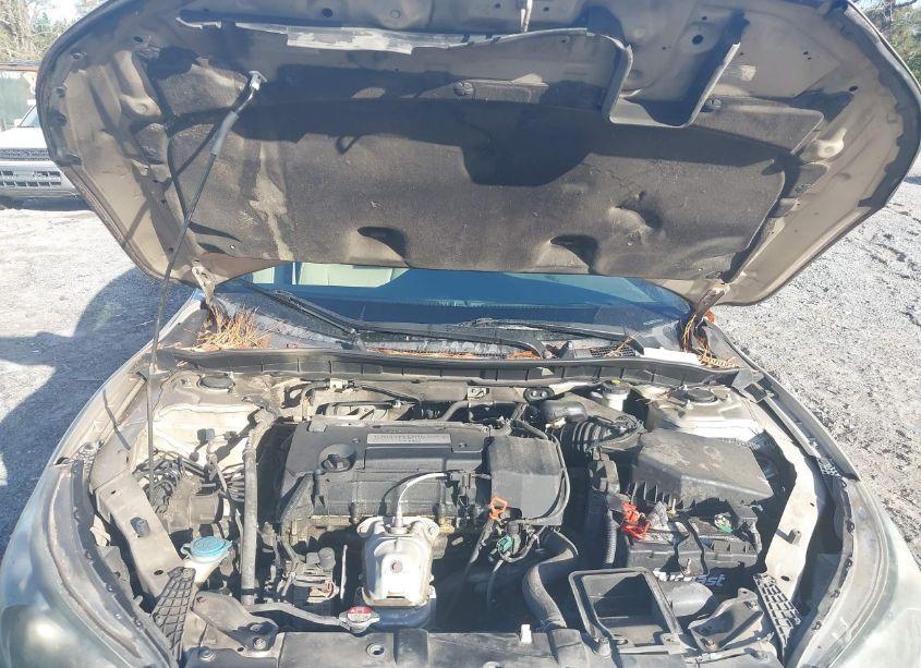 Photo 10 of 2015 Honda Accord LX (VIN 1HGCR2F3XFA191317)