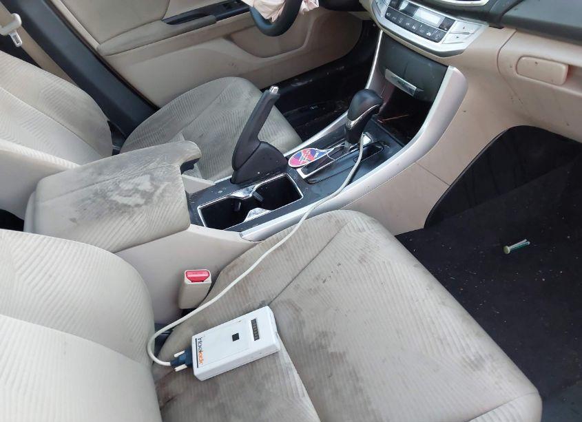 Photo 5 of 2015 Honda Accord LX (VIN 1HGCR2F3XFA191351)