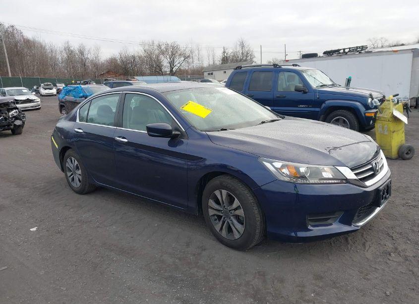 2015 Honda Accord LX (VIN 1HGCR2F3XFA211016) main photo
