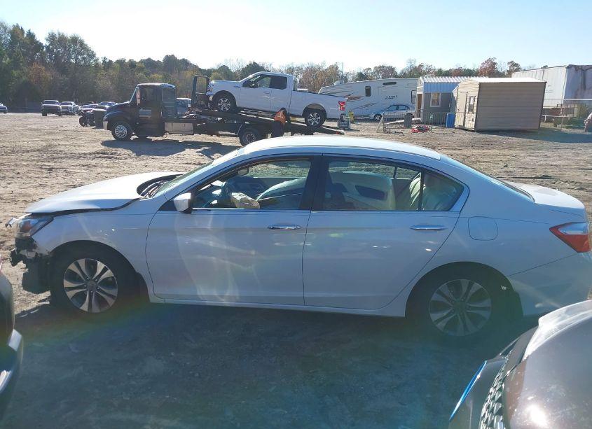 Photo 15 of 2015 Honda Accord LX (VIN 1HGCR2F3XFA248762)