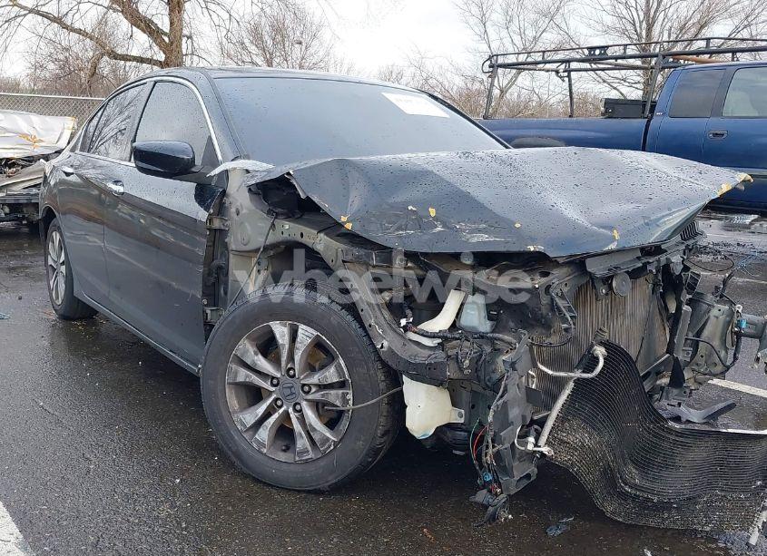 2015 Honda Accord LX (VIN 1HGCR2F3XFA255811) main photo