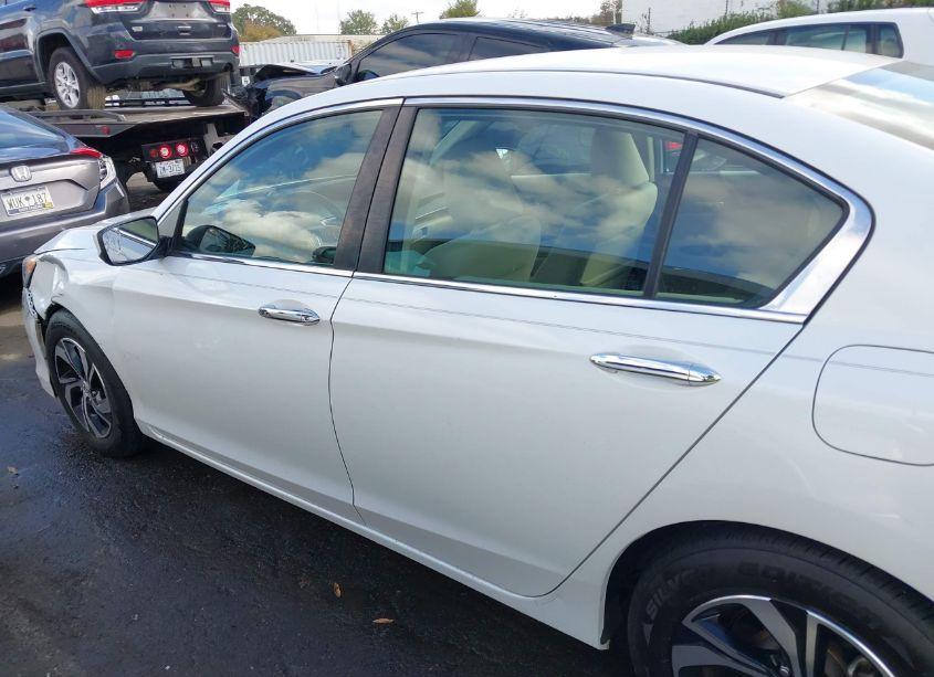 Photo 14 of 2016 Honda Accord LX (VIN 1HGCR2F3XGA034193)