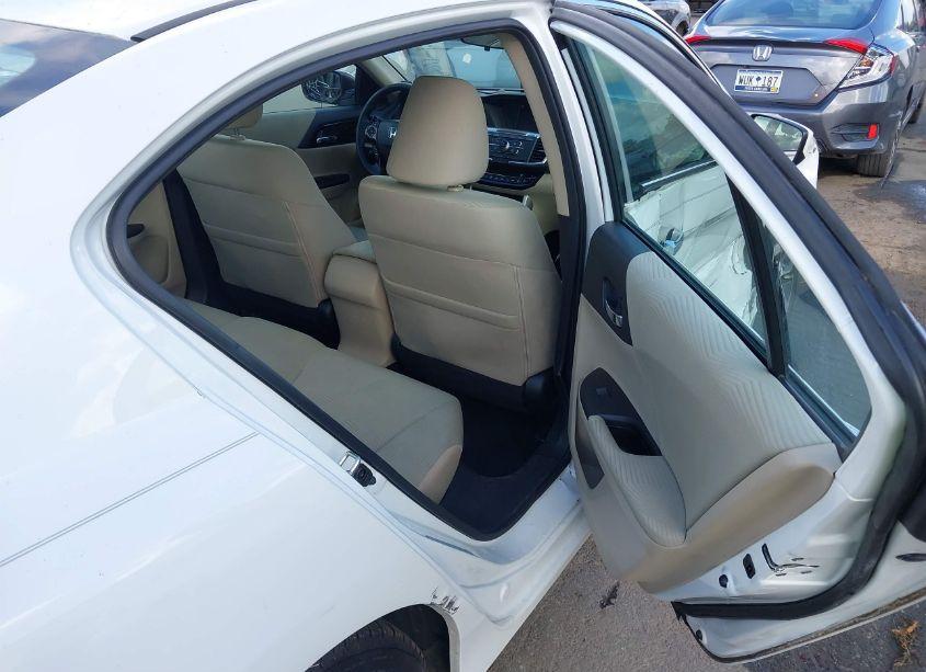 Photo 8 of 2016 Honda Accord LX (VIN 1HGCR2F3XGA034193)