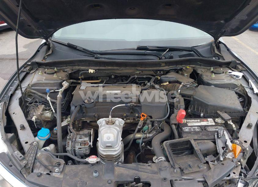 Photo 10 of 2016 Honda Accord SEDAN (VIN 1HGCR2F3XGA174163)