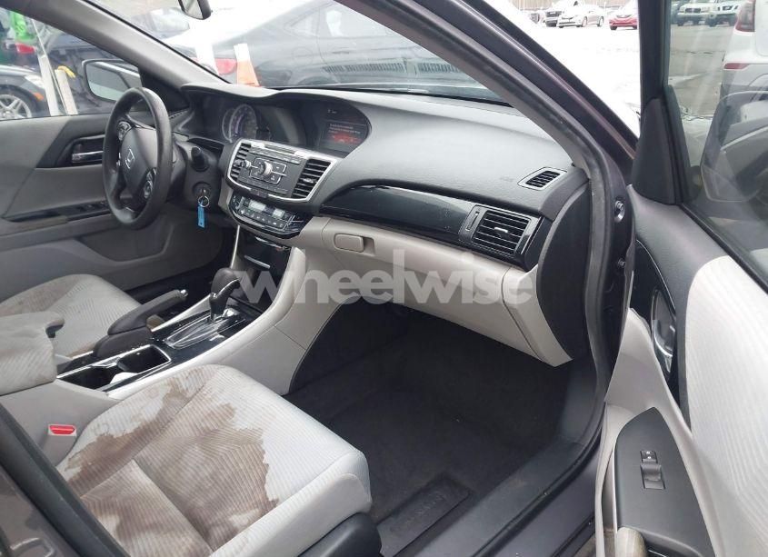 Photo 5 of 2016 Honda Accord SEDAN (VIN 1HGCR2F3XGA174163)