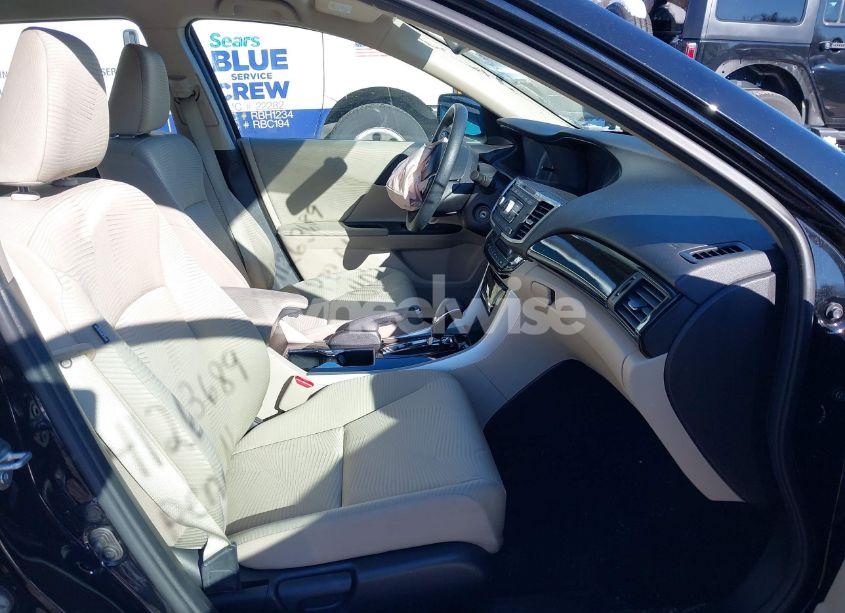 Photo 5 of 2016 Honda Accord LX (VIN 1HGCR2F3XGA241649)