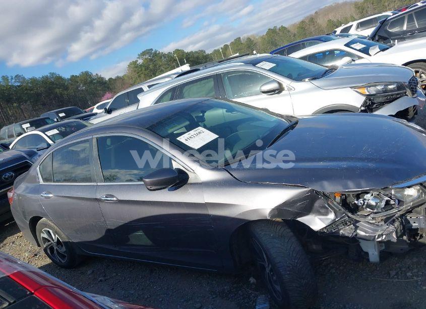 Photo 13 of 2017 Honda Accord LX (VIN 1HGCR2F3XHA059614)