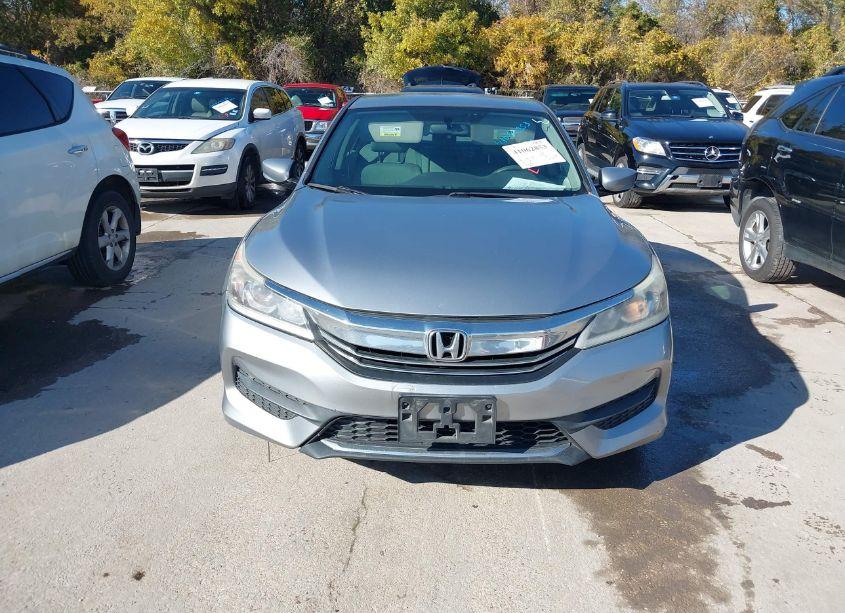 Photo 6 of 2017 Honda Accord LX (VIN 1HGCR2F3XHA176237)