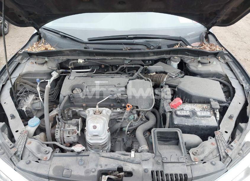 Photo 10 of 2017 Honda Accord LX (VIN 1HGCR2F3XHA226182)