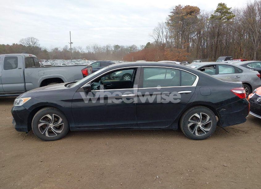 Photo 13 of 2017 Honda Accord LX (VIN 1HGCR2F3XHA226182)