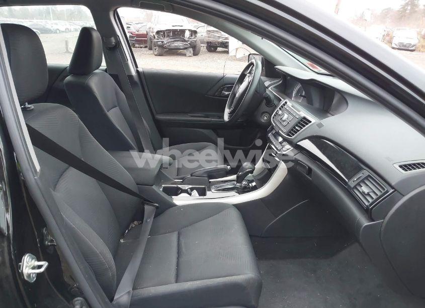 Photo 5 of 2017 Honda Accord LX (VIN 1HGCR2F3XHA226182)