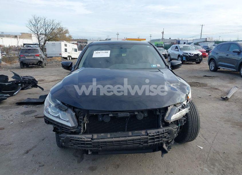 Photo 11 of 2017 Honda Accord LX (VIN 1HGCR2F3XHA258727)