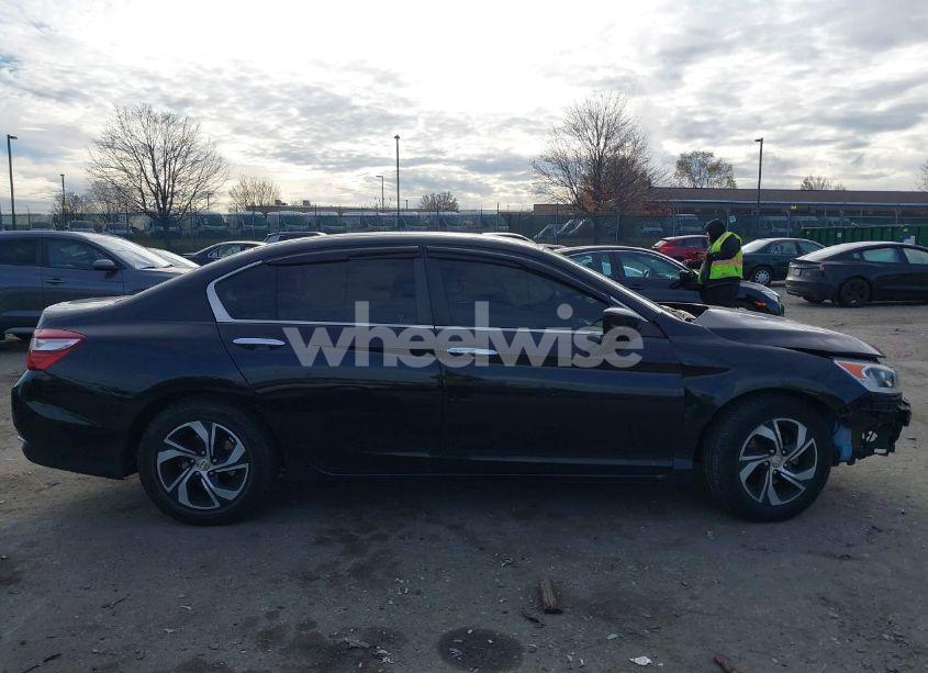 Photo 12 of 2017 Honda Accord LX (VIN 1HGCR2F3XHA258727)