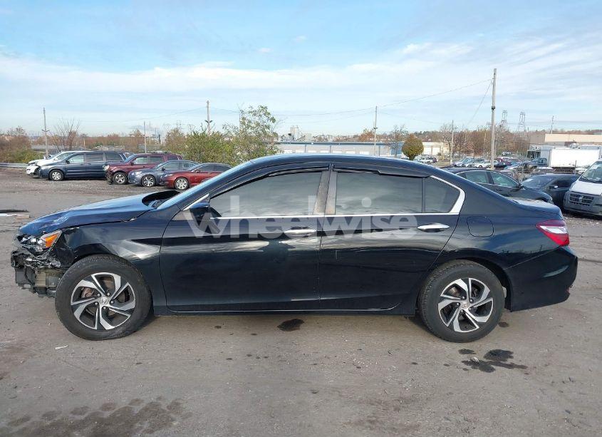 Photo 13 of 2017 Honda Accord LX (VIN 1HGCR2F3XHA258727)