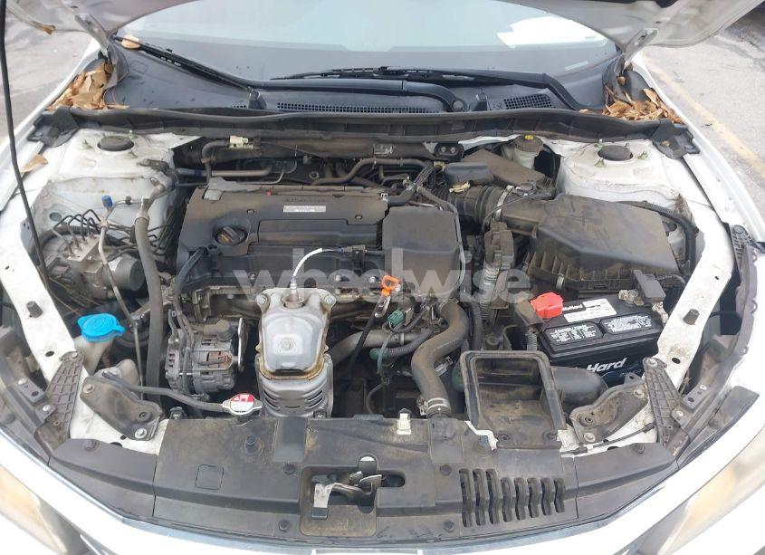 Photo 10 of 2016 Honda Accord LX (VIN 1HGCR2F40GA062304)