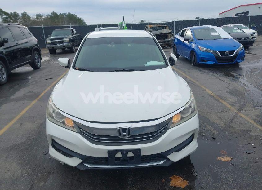 Photo 13 of 2016 Honda Accord LX (VIN 1HGCR2F40GA062304)