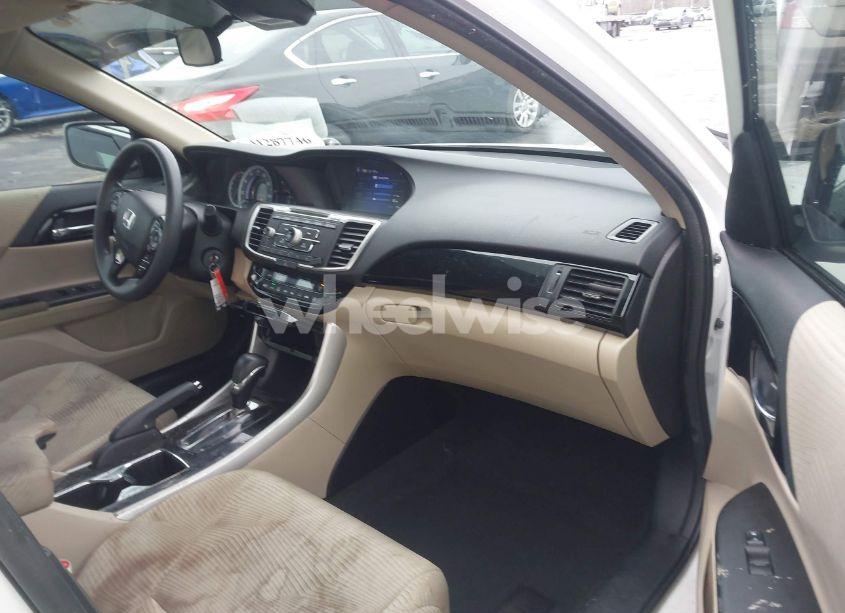 Photo 5 of 2016 Honda Accord LX (VIN 1HGCR2F40GA062304)